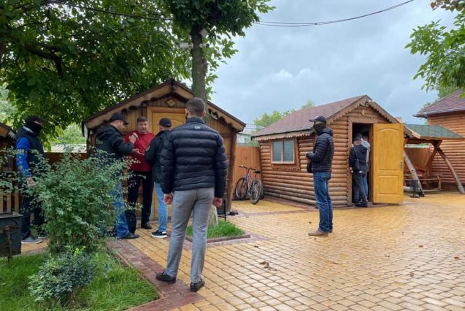 Новини Вінниці - фото з Важливе за вчора. Найцікавіші новини 8 жовтня, які ви могли пропустити Не вдалося «порєшать». Затримали начальника служби автомобільних доріг області