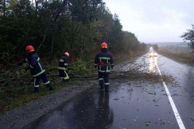 Новини Хмельницького - фото з Негода на Хмельниччині: затопило дороги і будинки Негода на Хмельниччині: затопило дороги і будинки, фото №2 на сайті vsim.ua