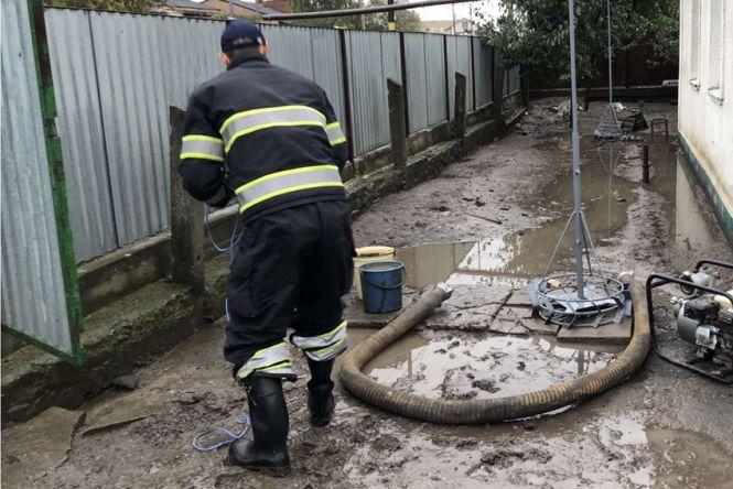 Новини Хмельницького - фото з Негода на Хмельниччині: затопило дороги і будинки Негода на Хмельниччині: затопило дороги і будинки, фото №1 на сайті vsim.ua