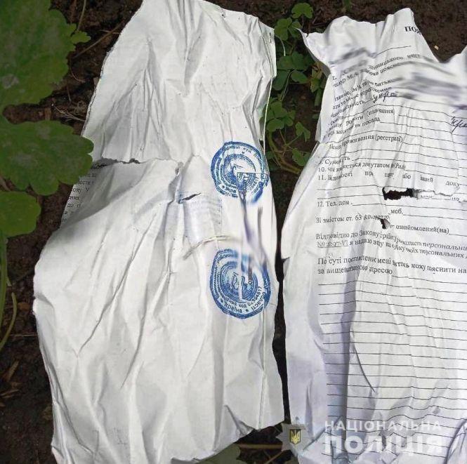 Лаявся та хотів відібрати зброю. У Вороновиці п'яний чоловік напав на дільничного, фото №1 на сайті 20minut.ua