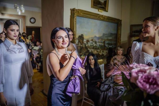 Новини Вінниці - фото з Переспівала Лободу. У вінницької дизайнерки Олени Шиян вокальний дебют Переспівала Лободу. У вінницької дизайнерки Олени Шиян вокальний дебют, фото №1 на сайті 20minut.ua