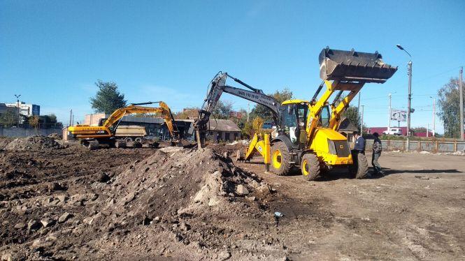 «Отруйний ґрунт, вкрадені податки й зруйнований міст», — як мер Сухомлин та гіпермаркет «Епіцентр» інвестували у Житомир?, фото №1 на сайті 20minut.ua