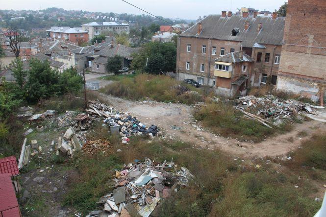 Новини Вінниці - фото з «Стіна намокає, на стелі — тріщина». Жителі будинку на Соборній бояться обвалу «Стіна намокає, на стелі — тріщина». Жителі будинку на Соборній бояться обвалу, фото №8 на сайті 20minut.ua