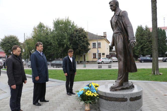 У Житомирі вшанували пам’ять загиблих захисників України, фото №2 на сайті 20minut.ua