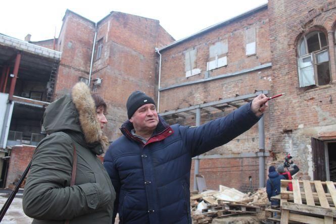 Новини Вінниці - фото з «Стіна намокає, на стелі — тріщина». Жителі будинку на Соборній бояться обвалу «Стіна намокає, на стелі — тріщина». Жителі будинку на Соборній бояться обвалу, фото №5 на сайті 20minut.ua