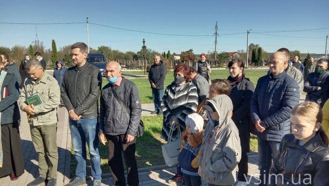 Новини Хмельницького - фото з На Алеї слави у Хмельницькому провели панахиду за загиблими на Сході військовими (ФОТО, ВІДЕО) На Алеї слави у Хмельницькому провели панахиду за загиблими на Сході військовими (ФОТО, ВІДЕО), фото №5 на сайті vsim.ua