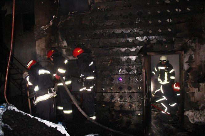 Новини Хмельницького - фото з Біля Хмельницького горів склад з вугіллям: під час гасіння знайшли тіло чоловіка (ВІДЕО) Біля Хмельницького горів склад з вугіллям: під час гасіння знайшли тіло чоловіка (ВІДЕО), фото №3 на сайті vsim.ua