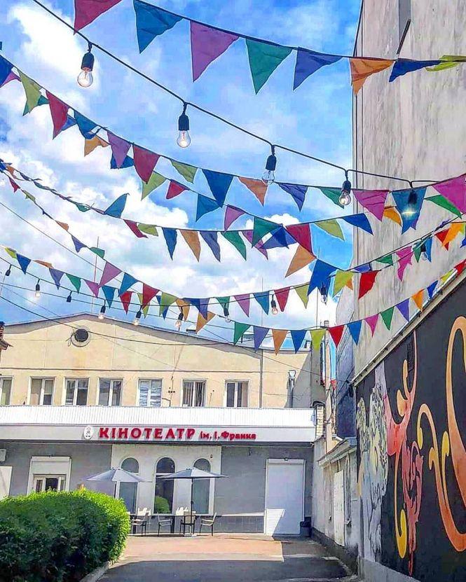 Новини Житомира - фото з #ДрузіСухомлина: як Євген Яремчук та Матвій Хрєнов разом із мером поділили Михайлівську? #ДрузіСухомлина: як Євген Яремчук та Матвій Хрєнов разом із мером поділили Михайлівську?, фото №2 на сайті 20minut.ua