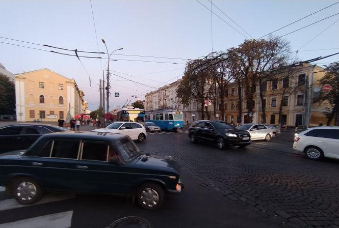 Новини Вінниці - фото з Як платні парковки можуть врятувати Вінницю від заторів Як платні парковки можуть врятувати Вінницю від заторів, фото №4 на сайті 20minut.ua