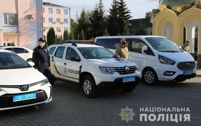 Новини Вінниці - фото з Ford, Renault та Toyota: автопарк вінницької поліції поповнився новими автівками Ford, Renault та Toyota: автопарк вінницької поліції поповнився новими автівками, фото №2 на сайті 20minut.ua