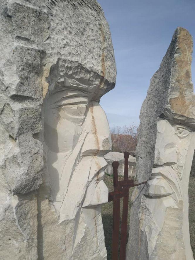 Новини Вінниці - фото з Вінничанин дав гроші на пам’ятник Івану Гонті і гайдамакам. Де встановлять скульптурну композицію? Вінничанин дав гроші на пам’ятник Івану Гонті і гайдамакам. Де встановлять скульптурну композицію?, фото №4 на сайті 20minut.ua