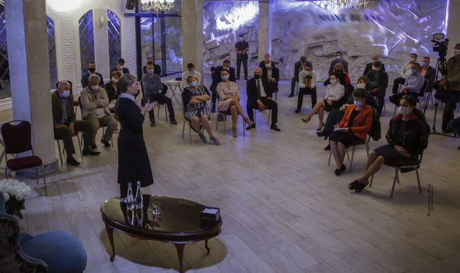 Новини Вінниці - фото з Юлія Тимошенко: влада на місцях має стати балансовою противагою центральній владі (Пресслужба ВО «Батьківщина») Юлія Тимошенко: влада на місцях має стати балансовою противагою центральній владі (Пресслужба ВО «Батьківщина»), фото №3 на сайті 20minut.ua