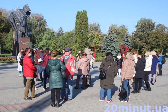 Батьки пікетували біля ОДА: що вимагали та чи почули їх депутати, фото №4 на сайті 20minut.ua