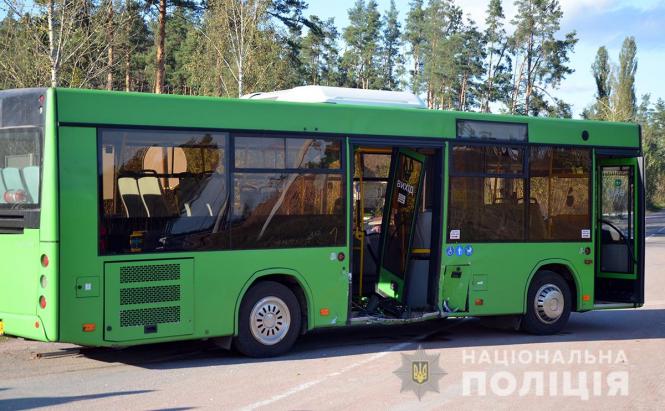 Новини Житомира - фото з ДТП у Житомирському районі: зіткнулись легковик і приміський автобус. ФОТО, ВІДЕО ДТП у Житомирському районі: зіткнулись легковик і приміський автобус. ФОТО, ВІДЕО, фото №1 на сайті 20minut.ua