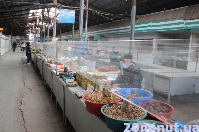 Порожні стелажі та закриті цілі відділи: чому з ринку масово йдуть підприємці, фото №6 на сайті 20minut.ua