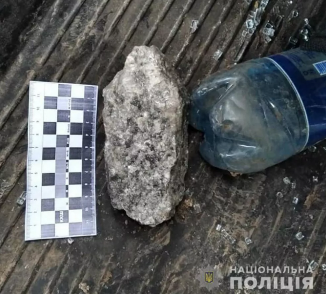 Новини Козятина - фото з Розбив камінцем скло: у Махаринцях п'яний чоловік хотів викрасти авто Розбив камінцем скло: у Махаринцях п'яний чоловік хотів викрасти авто, фото №1 на сайті 20minut.ua