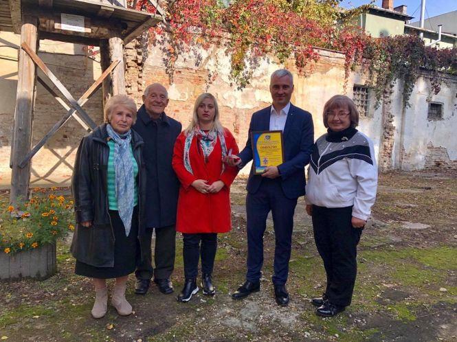 Новини Тернополя - фото з Лицарським орденом нагородили Леоніда Бицюру (політична позиція) Лицарським орденом нагородили Леоніда Бицюру (політична позиція), фото №1 на сайті 20minut.ua