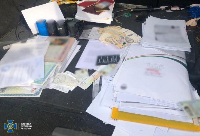 Новини Житомира - фото з На Житомирщині діяла злочинна група, яка організувала канал незаконної міграції іноземців в Україну На Житомирщині діяла злочинна група, яка організувала канал незаконної міграції іноземців в Україну, фото №2 на сайті 20minut.ua