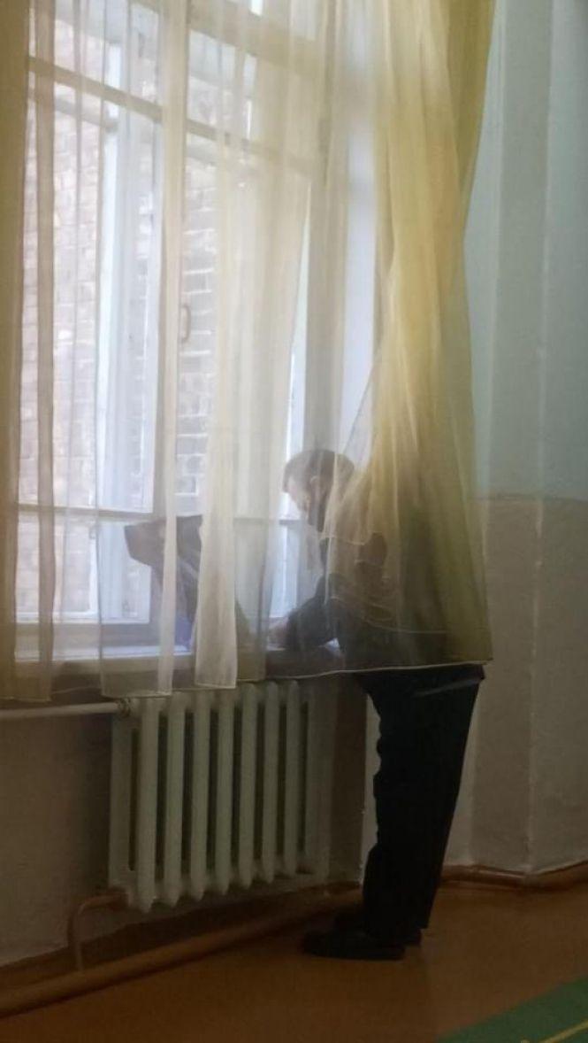 Вигляд виборчих дільниць у Житомирі – шокує. ФОТО, фото №6 на сайті 20minut.ua