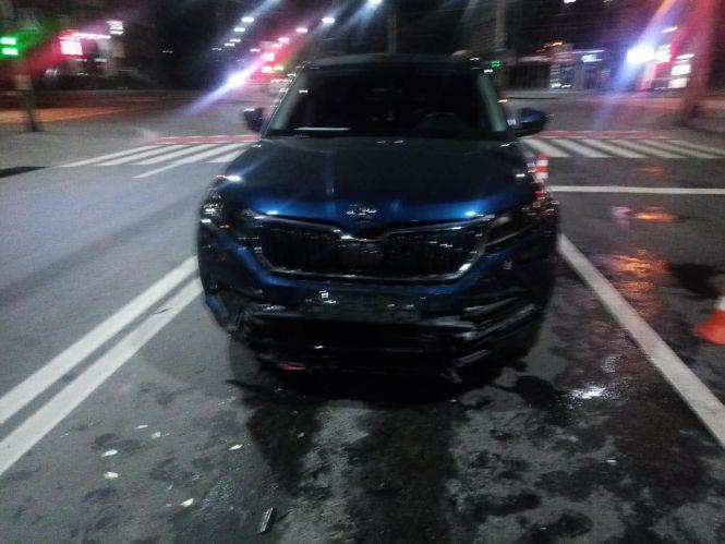 ДТП у Хмельницькому: на перехресті лоб у лоб зіштовхнулися автомобілі (ФОТО), фото №3 на сайті vsim.ua