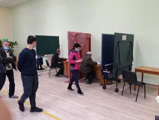 Вигляд виборчих дільниць у Житомирі – шокує. ФОТО, фото №4 на сайті 20minut.ua