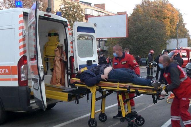 Новини Хмельницького - фото з Один із водіїв лишив авто та втік. У поліції повідомили нові деталі ДТП на Виставці (ФОТО) Один із водіїв лишив авто та втік. У поліції повідомили нові деталі ДТП на Виставці (ФОТО), фото №5 на сайті vsim.ua