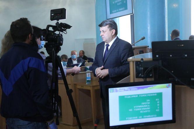 Голова Вінницької обласної Ради Анатолій Олійник: «Доводилось приймати важкі рішення і боротися з кнопокодавами та «недисциплінованістю» депутатів» (Пресслужба Вінницької обласної Ради), фото №3 на сайті 20minut.ua