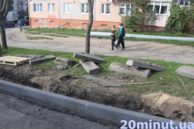 Новини Тернополя - фото з На Тарнавського триває розширення дороги. Чи є затори та чи може зупинятись громадський транспорт? На Тарнавського триває розширення дороги. Чи є затори та чи може зупинятись громадський транспорт?, фото №2 на сайті 20minut.ua