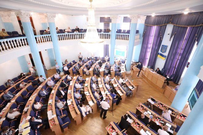 Голова Вінницької обласної Ради Анатолій Олійник: «Доводилось приймати важкі рішення і боротися з кнопокодавами та «недисциплінованістю» депутатів» (Пресслужба Вінницької обласної Ради), фото №2 на сайті 20minut.ua