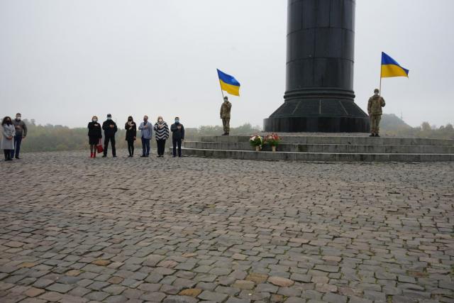 Новини Житомира - фото з У Житомирі вшанували пам’ять визволителів України від нацистських загарбників У Житомирі вшанували пам’ять визволителів України від нацистських загарбників, фото №7 на сайті 20minut.ua