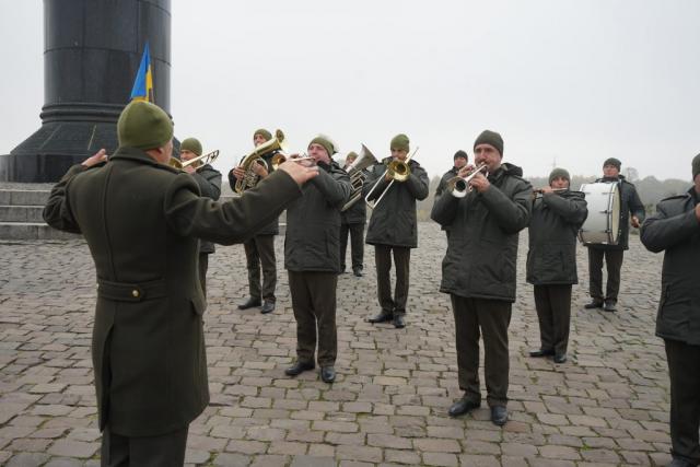 Новини Житомира - фото з У Житомирі вшанували пам’ять визволителів України від нацистських загарбників У Житомирі вшанували пам’ять визволителів України від нацистських загарбників, фото №8 на сайті 20minut.ua