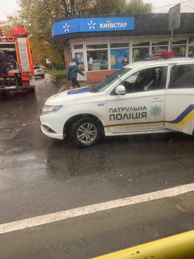 Новини Хмельницького - фото з На Інститутській знову шукають вибухівку (ФОТО) На Інститутській знову шукають вибухівку (ФОТО), фото №3 на сайті vsim.ua