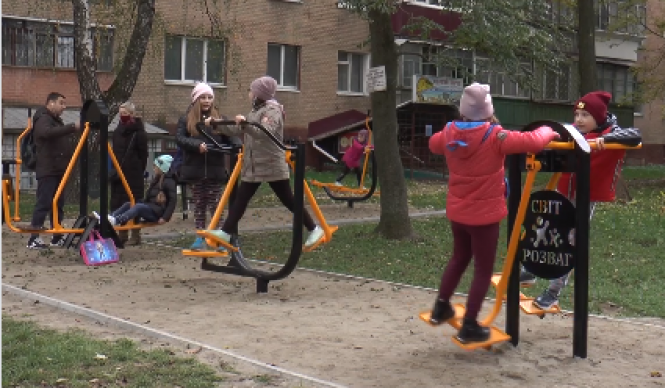 Новини Хмельницького - фото з На Трудовій з'явився новий тренажерний майданчик (ФОТО) На Трудовій з'явився новий тренажерний майданчик (ФОТО), фото №1 на сайті vsim.ua
