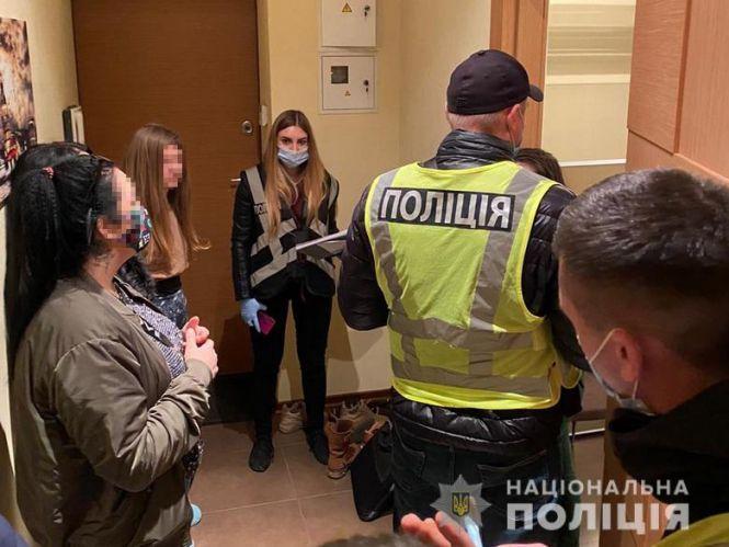 Новини Хмельницького - фото з Секс за гроші. Хмельничанка організувала бордель під виглядом масажного салону (ВІДЕО) Секс за гроші. Хмельничанка організувала бордель під виглядом масажного салону (ВІДЕО), фото №1 на сайті vsim.ua