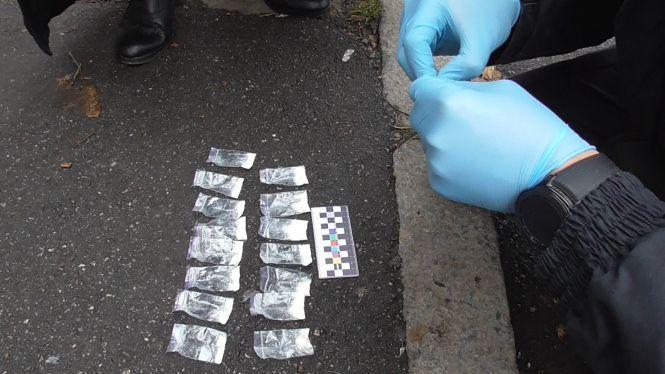 Новини Вінниці - фото з Амфетамін та метадон. Вінничанка робила по місту наркотичні закладки Амфетамін та метадон. Вінничанка робила по місту наркотичні закладки, фото №1 на сайті 20minut.ua