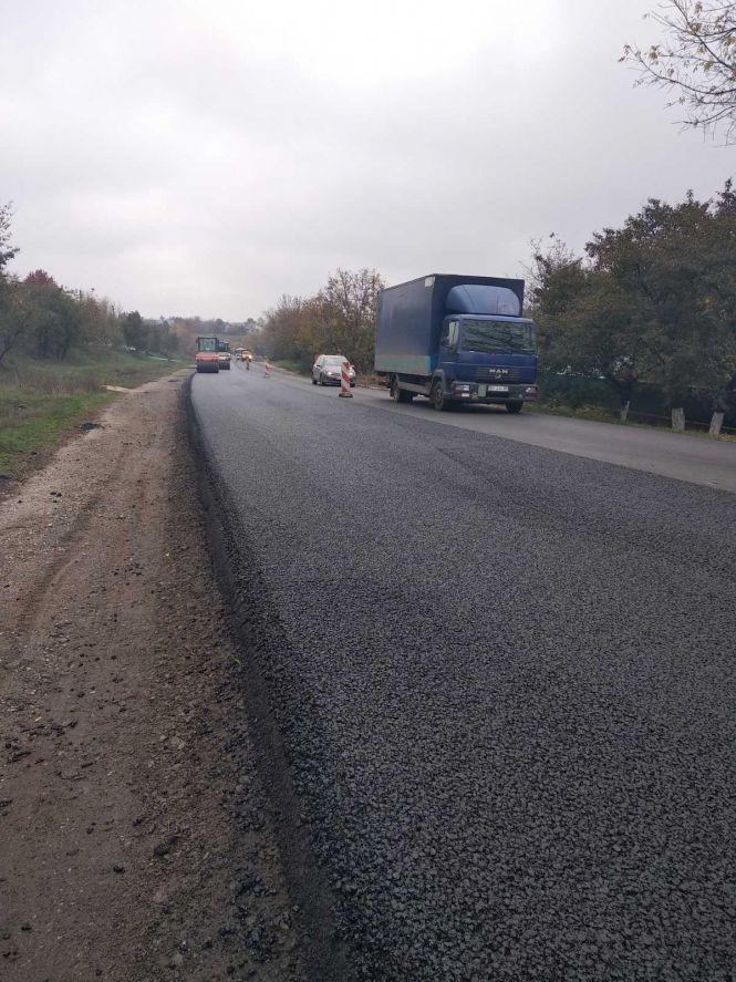 Новини Хмельницького - фото з На Хмельниччині відремонтували 30 кілометрів траси Н-03 (ФОТО) На Хмельниччині відремонтували 30 кілометрів траси Н-03 (ФОТО), фото №2 на сайті vsim.ua