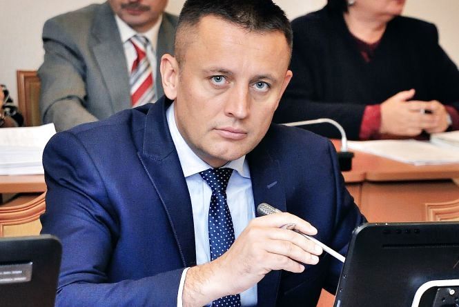 Новини Вінниці - фото з Від 200 до 600 тисяч на рекламу: як кандидати на посаду мера витрачали гроші з виборчих фондів Від 200 до 600 тисяч на рекламу: як кандидати на посаду мера витрачали гроші з виборчих фондів, фото №2 на сайті 20minut.ua