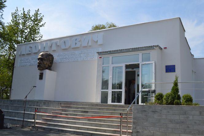 Новини Вінниці - фото з Реставрацію легендарного піаніно Миколи Леонтовича призупинили. Немає коштів Реставрацію легендарного піаніно Миколи Леонтовича призупинили. Немає коштів, фото №8 на сайті 20minut.ua