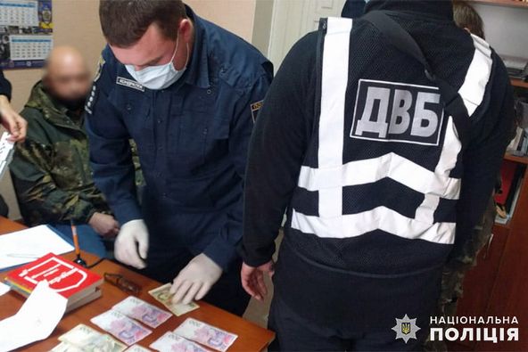 Новини Хмельницького - фото з На Хмельниччині чоловік намагався підкупити слідчого поліції: не вдалося На Хмельниччині чоловік намагався підкупити слідчого поліції: не вдалося, фото №1 на сайті vsim.ua