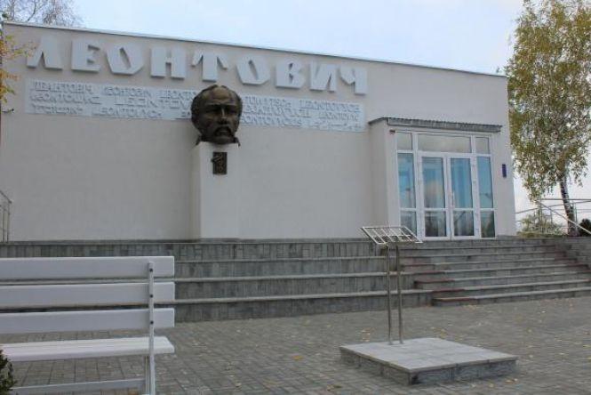 Новини Вінниці - фото з Реставрацію легендарного піаніно Миколи Леонтовича призупинили. Немає коштів Реставрацію легендарного піаніно Миколи Леонтовича призупинили. Немає коштів, фото №6 на сайті 20minut.ua