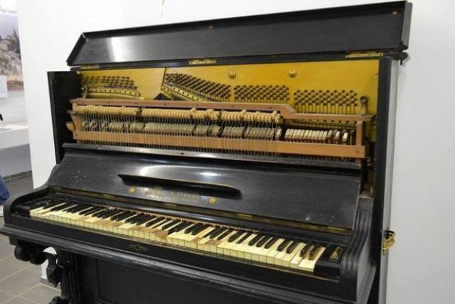 Новини Вінниці - фото з Реставрацію легендарного піаніно Миколи Леонтовича призупинили. Немає коштів Реставрацію легендарного піаніно Миколи Леонтовича призупинили. Немає коштів, фото №7 на сайті 20minut.ua