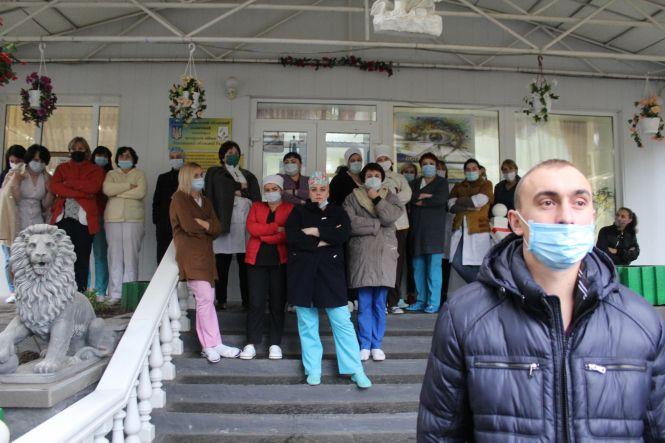 «Звільніть її з роботи!» Чи правда, що у госпіталі будуть лікувати хворих на коронавірус?, фото №1 на сайті 20minut.ua