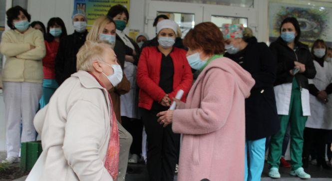 «Звільніть її з роботи!» Чи правда, що у госпіталі будуть лікувати хворих на коронавірус?, фото №2 на сайті 20minut.ua