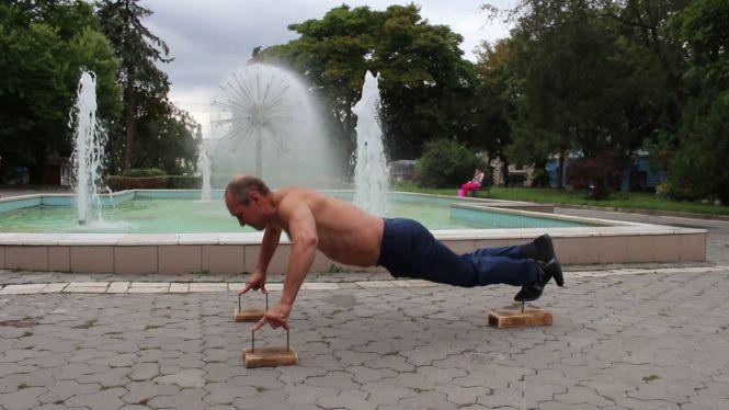 Новини Тернополя - фото з Найбільші, найшвидші та найсильніші: кого записали у «Книгу рекордів Тернополя» Найбільші, найшвидші та найсильніші: кого записали у «Книгу рекордів Тернополя», фото №1 на сайті 20minut.ua