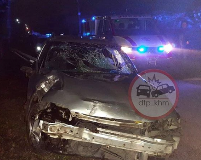 Новини Хмельницького - фото з Потрощене авто та постраждала пасажирка: нічна ДТП на Хмельниччині (ФОТО) Потрощене авто та постраждала пасажирка: нічна ДТП на Хмельниччині (ФОТО), фото №4 на сайті vsim.ua
