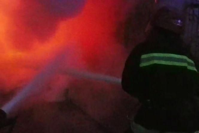 Новини Хмельницького - фото з У Хмельницькому згорів гараж (ФОТО) У Хмельницькому згорів гараж (ФОТО), фото №1 на сайті vsim.ua