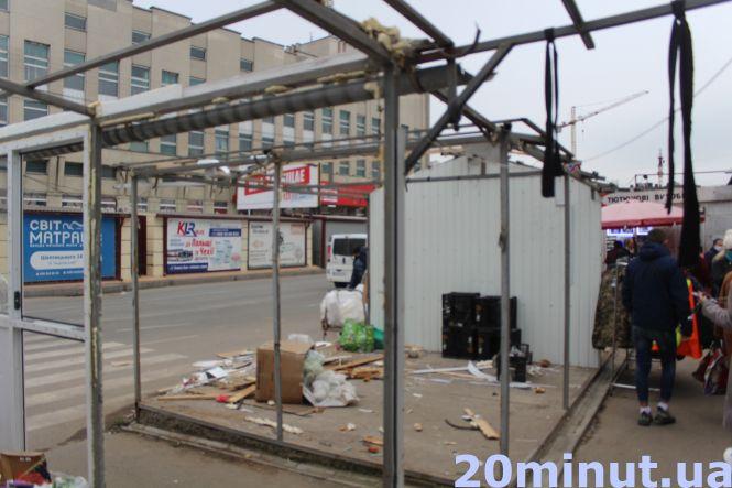 Новини Тернополя - фото з Повернулись на руїни: продавці з ринку «Південний» продовжать працювати