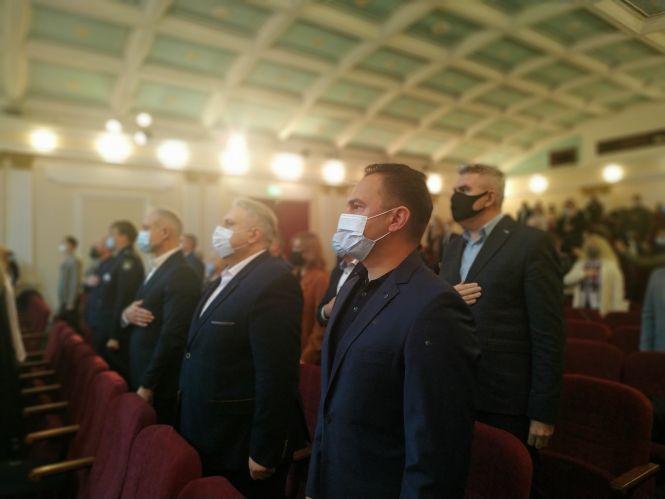 Новини Тернополя - фото з Присяга та перші "сутички" у міськраді: як проходить сесія депутатів VIII скликання Присяга та перші "сутички" у міськраді: як проходить сесія депутатів VIII скликання, фото №1 на сайті 20minut.ua