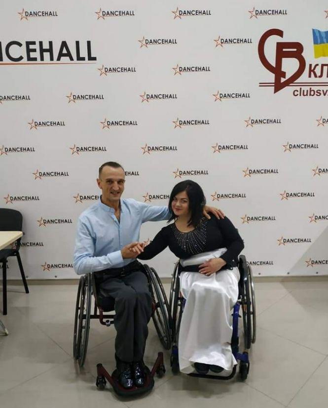 Новини Вінниці - фото з Після важкої травми хребта мала бути прикутою до ліжка, а вона танцює і водить авто Після важкої травми хребта мала бути прикутою до ліжка, а вона танцює і водить авто, фото №15 на сайті 20minut.ua