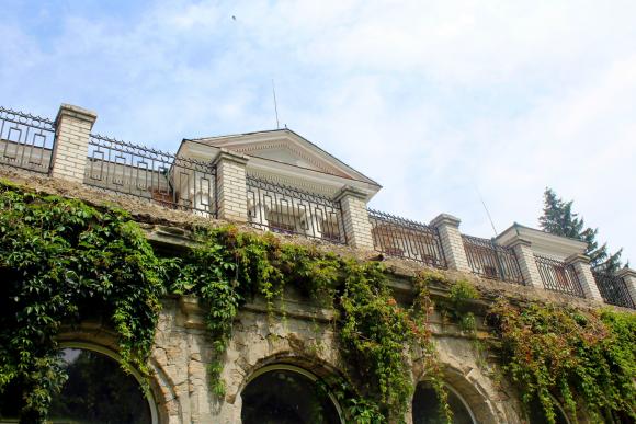 Новини Вінниці - фото з В Мурованих Курилівцях: палац, який цариця подарувала Комарам В Мурованих Курилівцях: палац, який цариця подарувала Комарам, фото №8 на сайті 20minut.ua